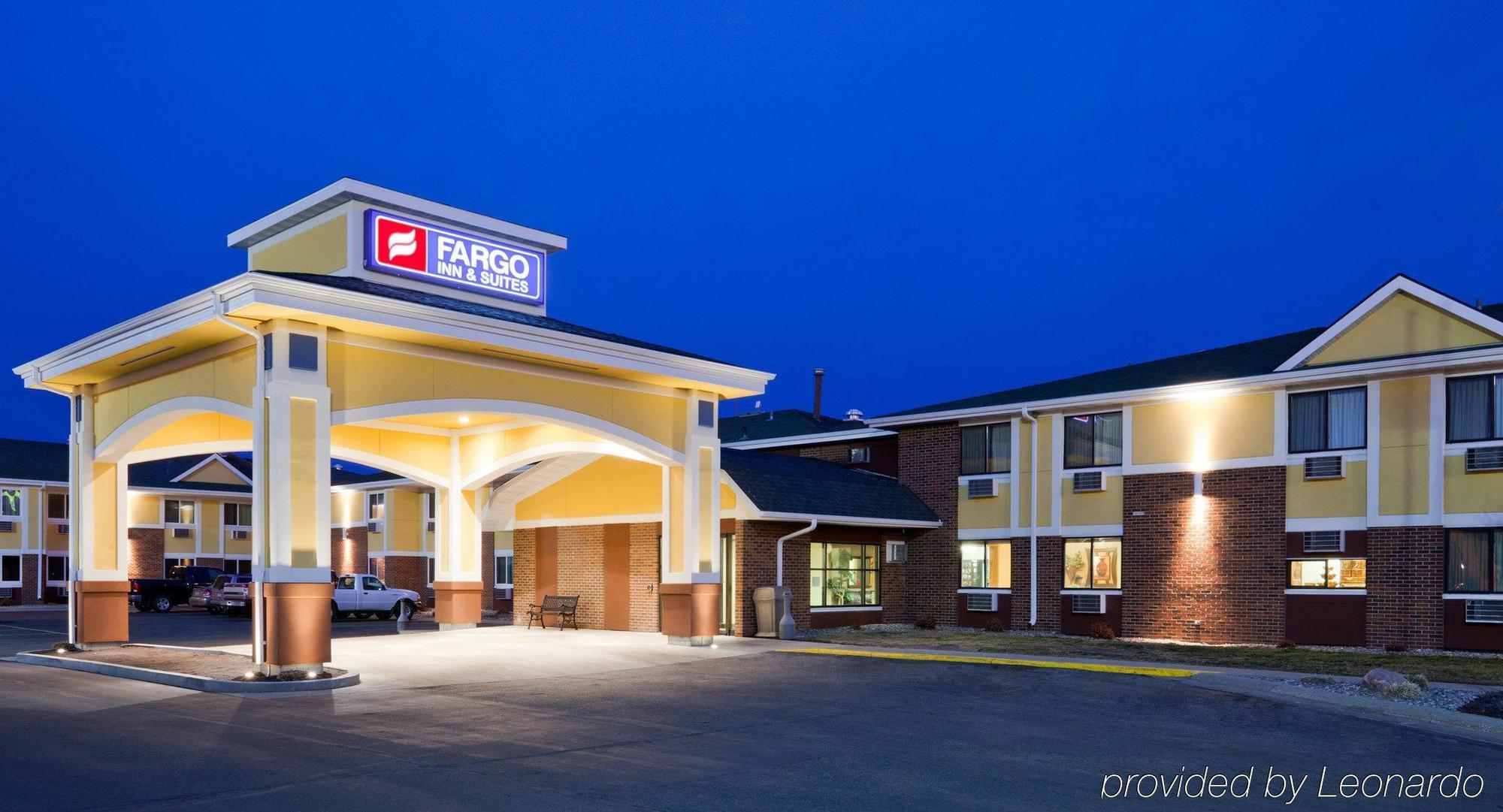 Fargo Inn And Suites Exterior photo
